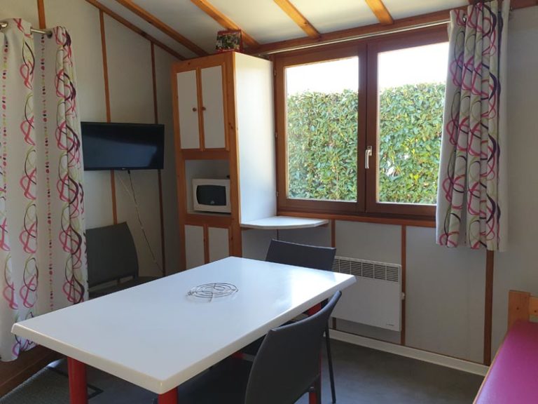 location-chalet-2-chambres-sejour-camping-au-lac-hautibus