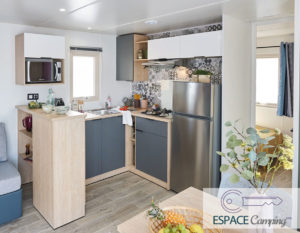 acheter-mobil-home-neuf-2-chambres-dressing-lodge-872-cuisine-espace-camping