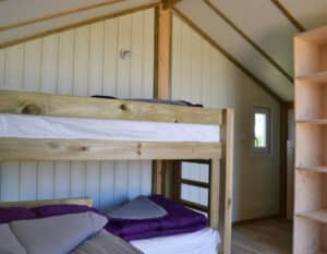 location-6-personnes-avec-climatisation-camping-au-lac-hautibus-deux-sevres