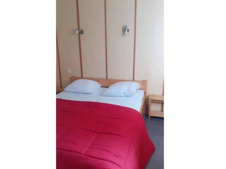 location-chalet-2-chambres-pour-deplacement-pro-camping-au-lac-hautibus-nord-deux-sevres