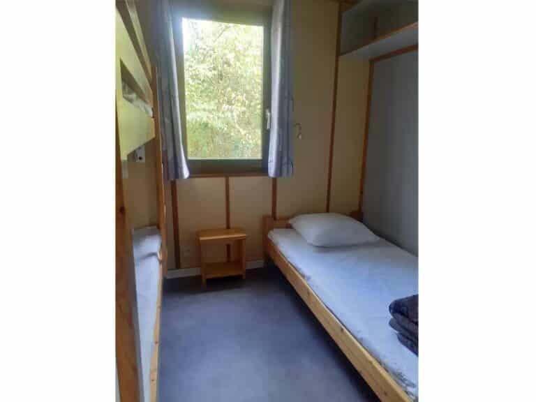 location-chalet-5-personnes-bocage-bressuire-thouars-nord-deux-sevres-camping-au-lac-hautibus-argentonnay